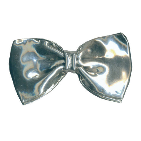 Silver-plated belt buckle in the shape of a realistic bow