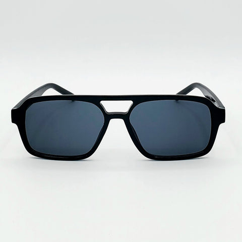 Plastic Aviator Sunglasses in Black