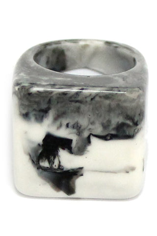 Square shape black & white marbled pattern resin ring