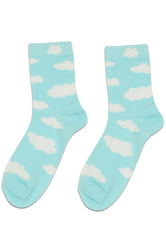 knit ankle socks in sky blue with puffy white clouds knit-in design