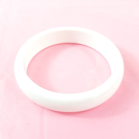 5/8" wide shiny plastic bangle in bright white