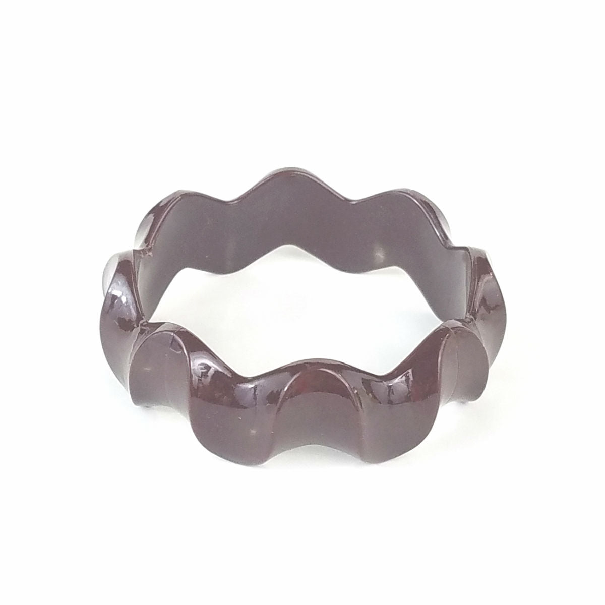 1" wide shiny plastic wavy rickrack shape bangle in chocolate brown