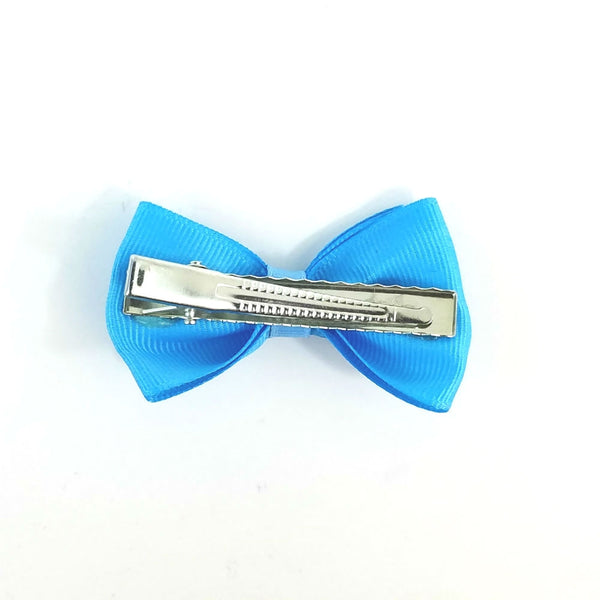 2 1/4" x 1 1/2" bow hair clip in light blue grosgrain ribbon with 2 1/4" gator clip fastener
