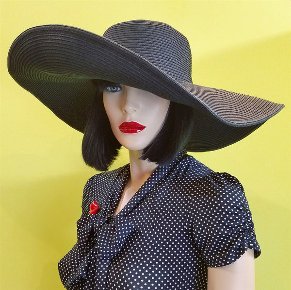 5.5" wide broad wired brim woven Toyo straw floppy black sun hat, shown on mannequin
