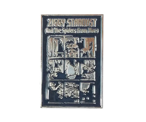 1 1/2" David Bowie The Rise and Fall of Ziggy Stardust and the Spiders from Mars album back cover phone booth image silver metal with black enamel clutch-back pin
